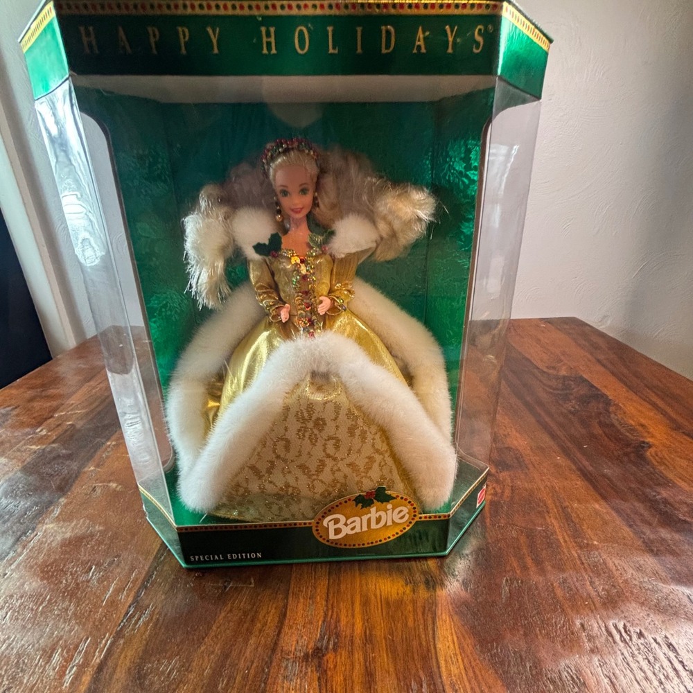 Mattel Happy Holidays Barbie 1994 Special Edition Gold Gown Doll 12155 NIB